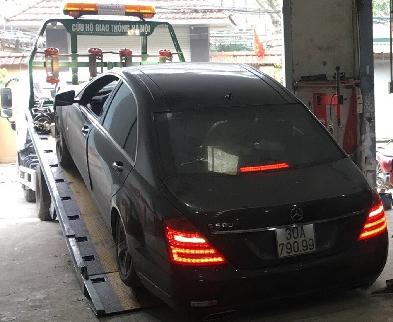 Cuu-ho-xe-Mercedes-S500