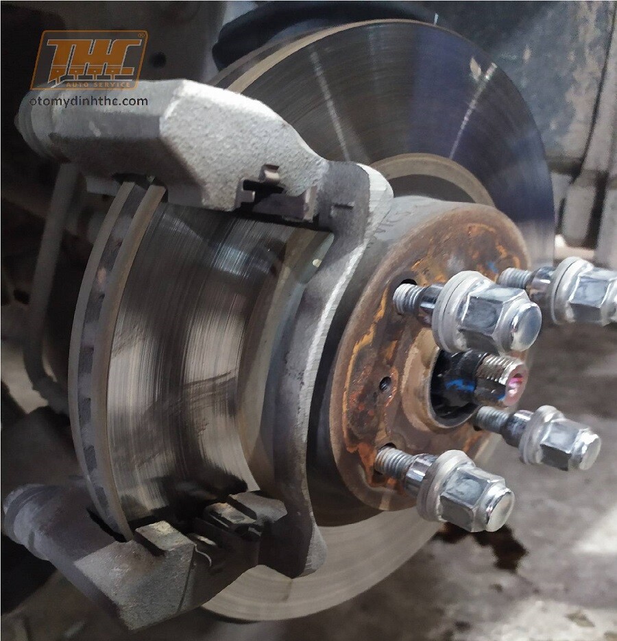 Bao-duong-cum-phanh-xe-Toyota-Vios