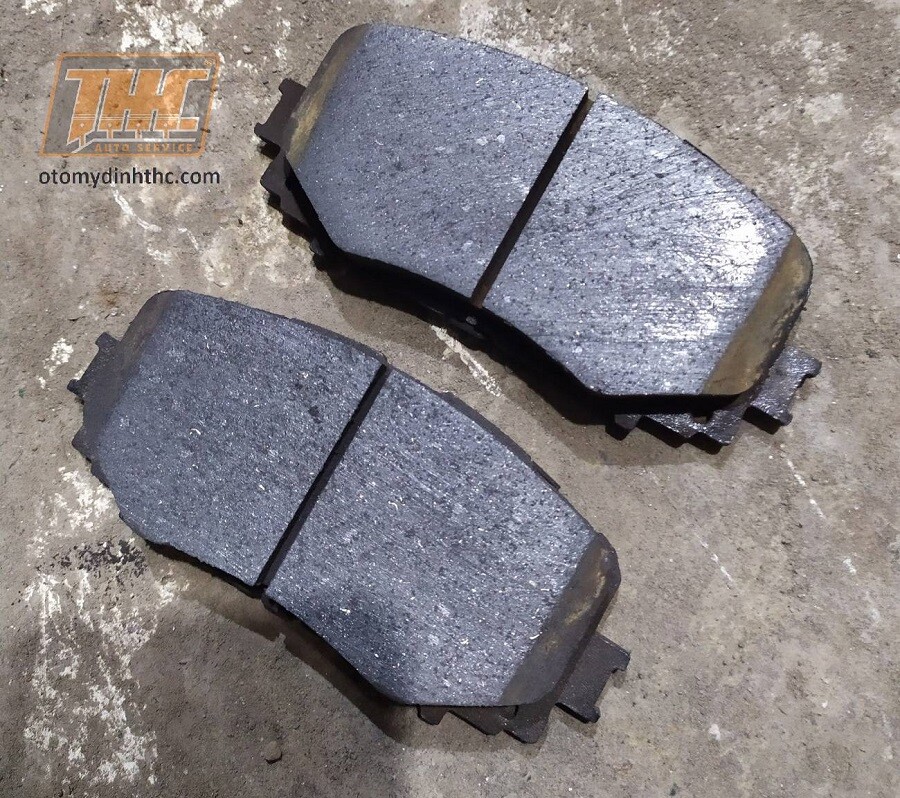 thay-ma-phanh-xe-Toyota-Vios