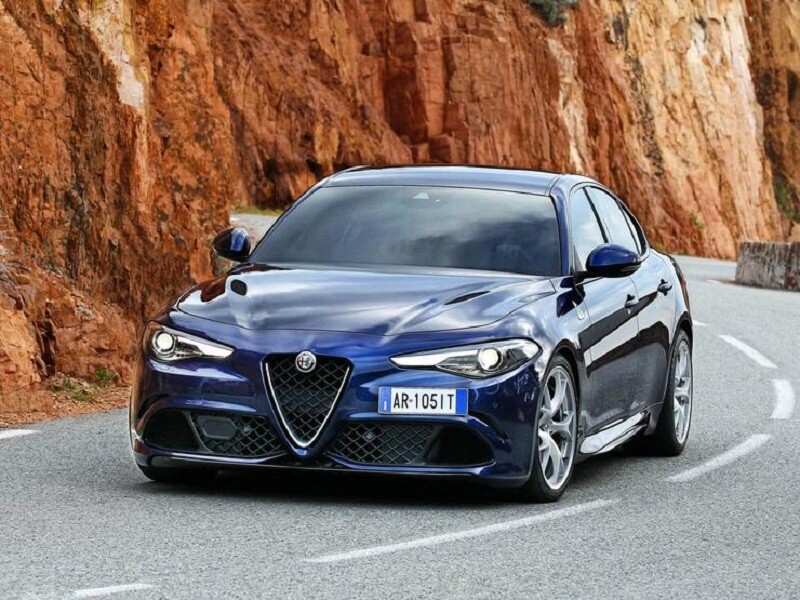 Alfa-Romeo-Giulia-2016