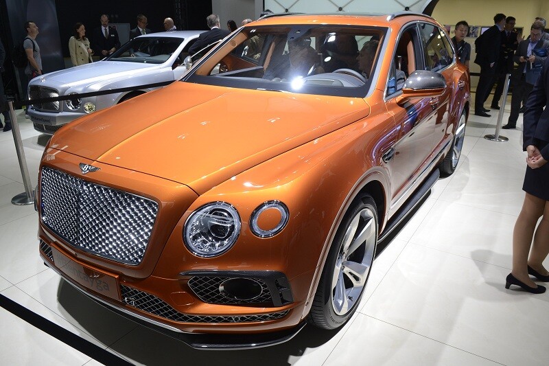 Ngoai-that-dau-xe-Bentley-Bentayga-2017