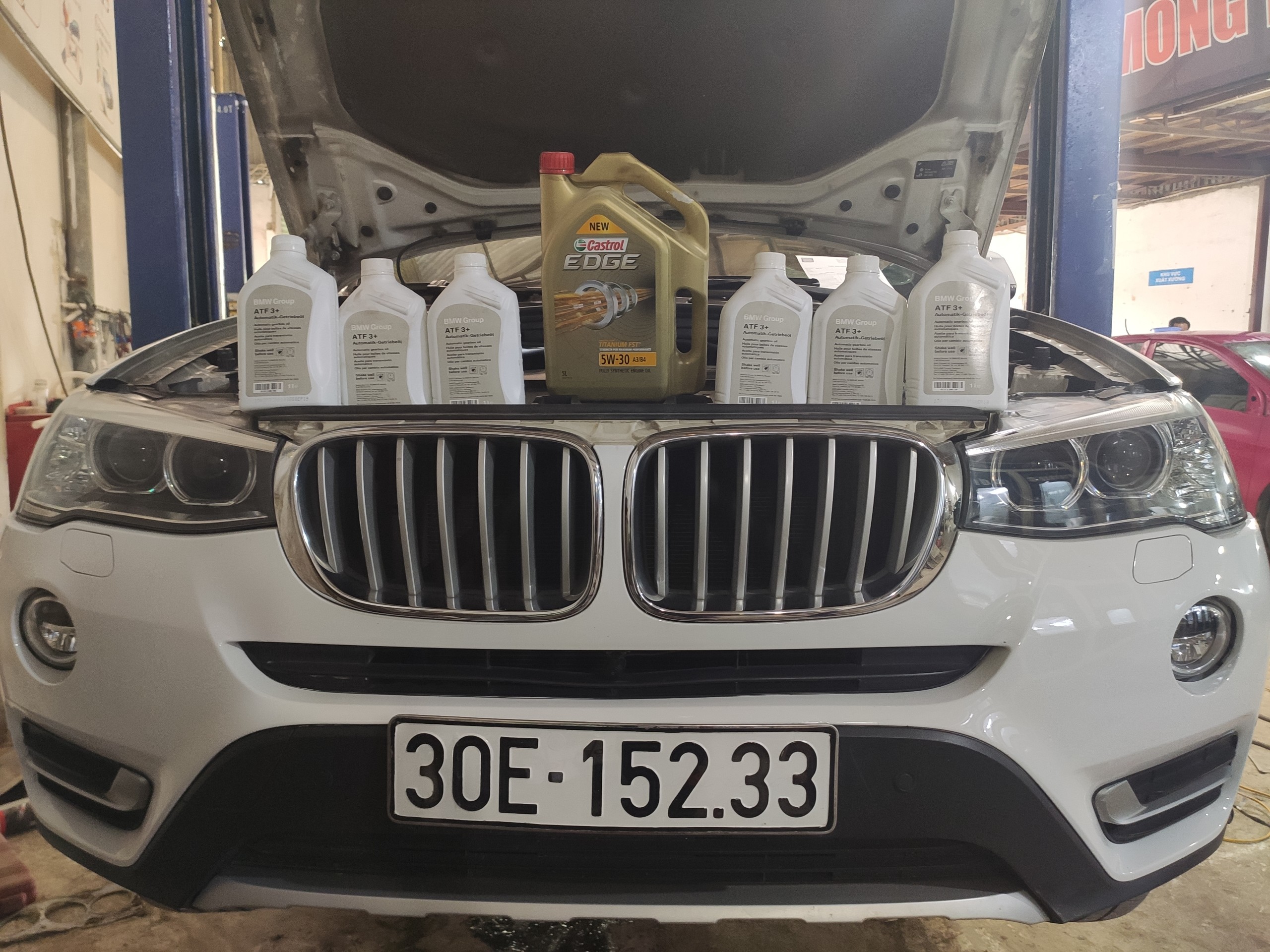 Hình ảnh thay dầu động cơ và thay dầu hộp số tự động xe BMW X3